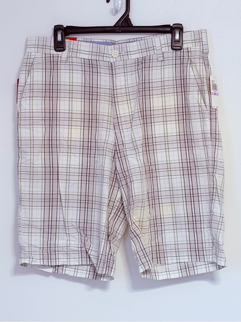 IZOD Portsmouth Plaid High-Rise Shorts - Light Gray, Black & Green Plaid Sz 32